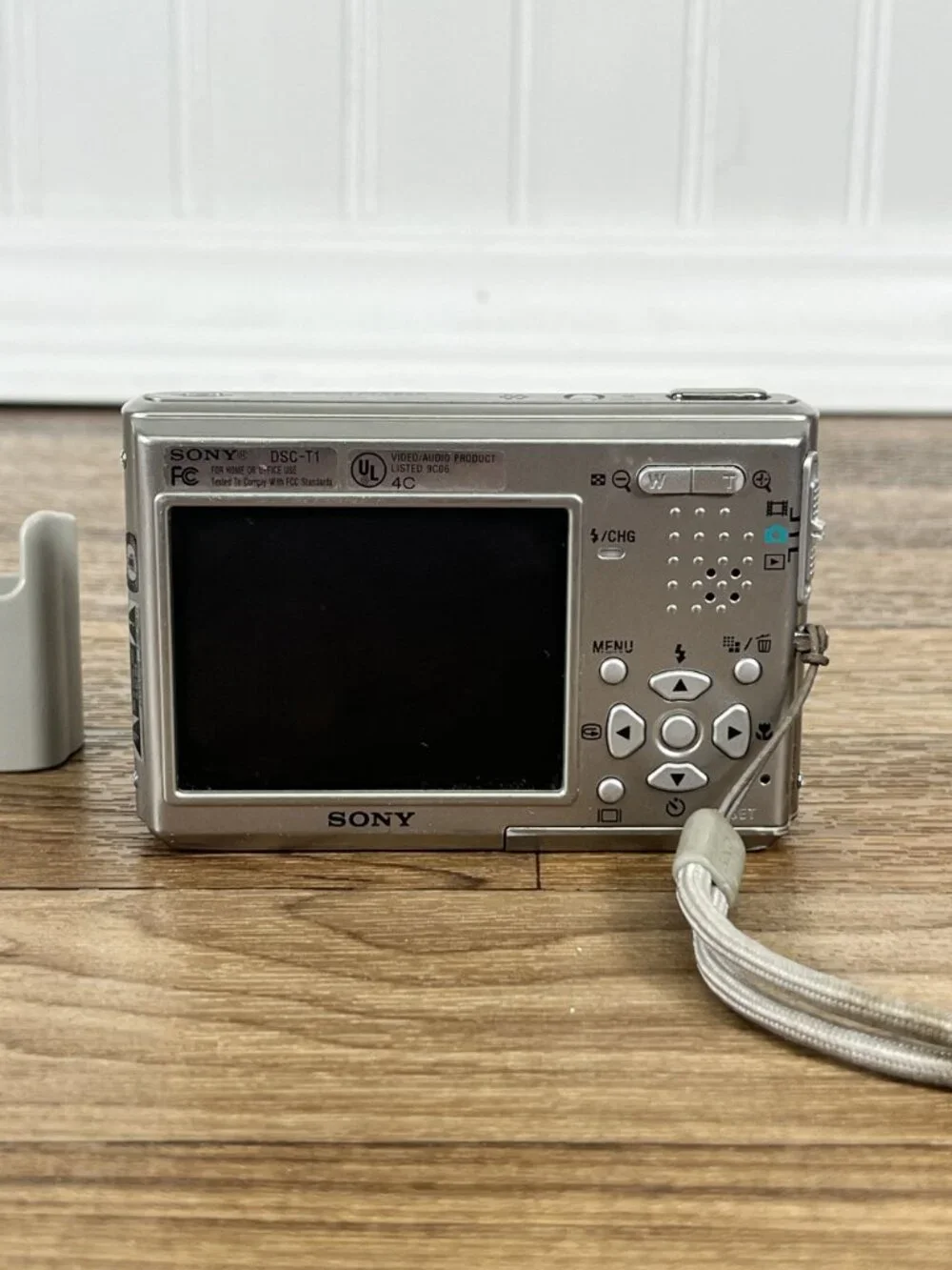 Sony Cyber-shot DSC-T1 5.0MP Digital Camera Silver Tested With Dock, Memory Card